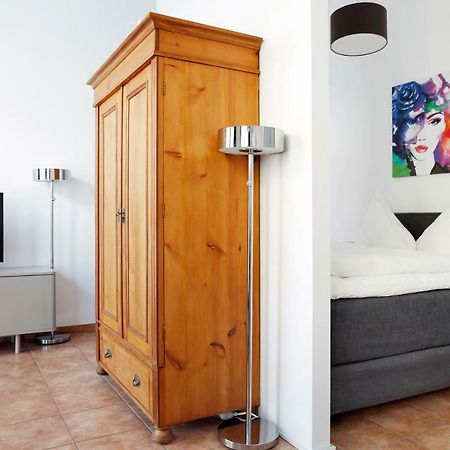 Swine By Rockchair Apartments L Superhost Status L Cozy Family & Business Flair In City Center "Mitte" Modern Studio Boxspringbed Welcomes You! Berlin Exterior photo